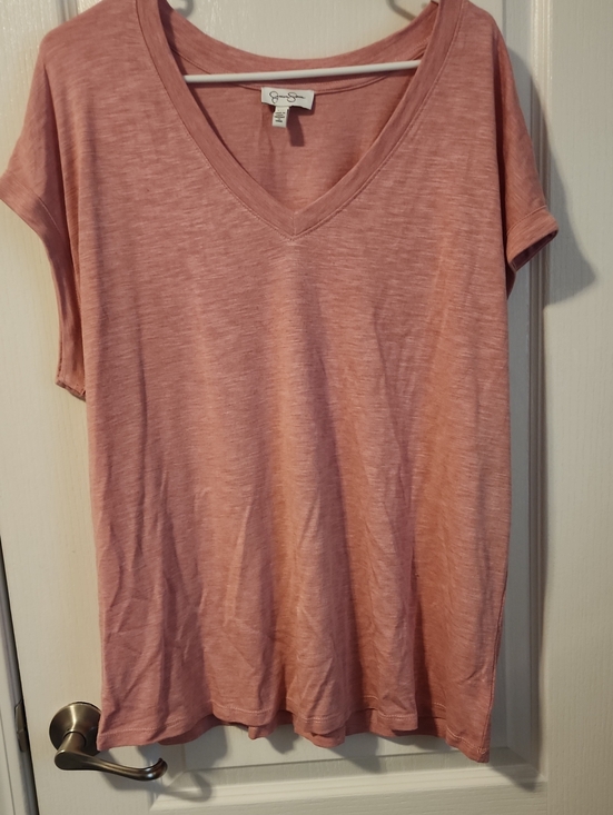 Jessica Simpson Tops - Jessica Simpson Rose V-Neck Tee